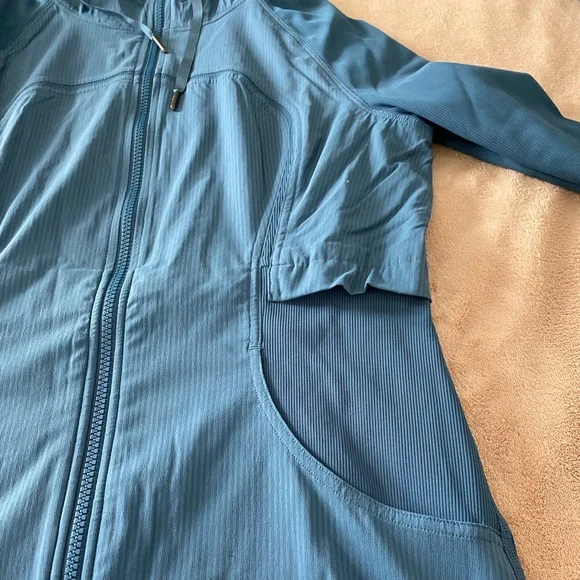 lululemon Reversible Jacket - Picture 2 of 11